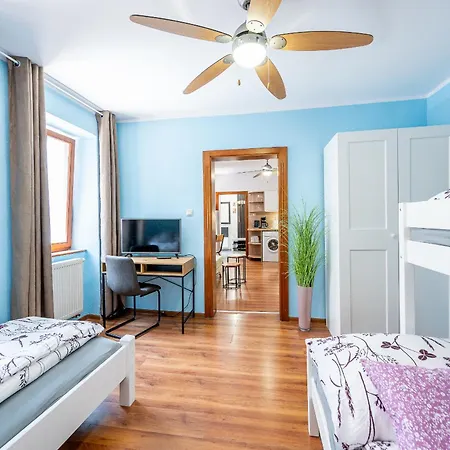 K2 6 Lozok Kovacska Piatok Sobota Disco Dole アパート *